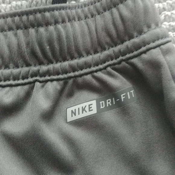 Bundle 3 🏀 shorts/ADDIDAS, SPEEDO & HURLEY - Picture 5 of 11